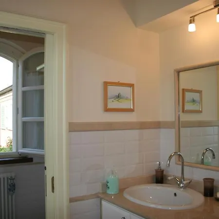 아파트 La Casa Rossa 아쿠아비바 피세나